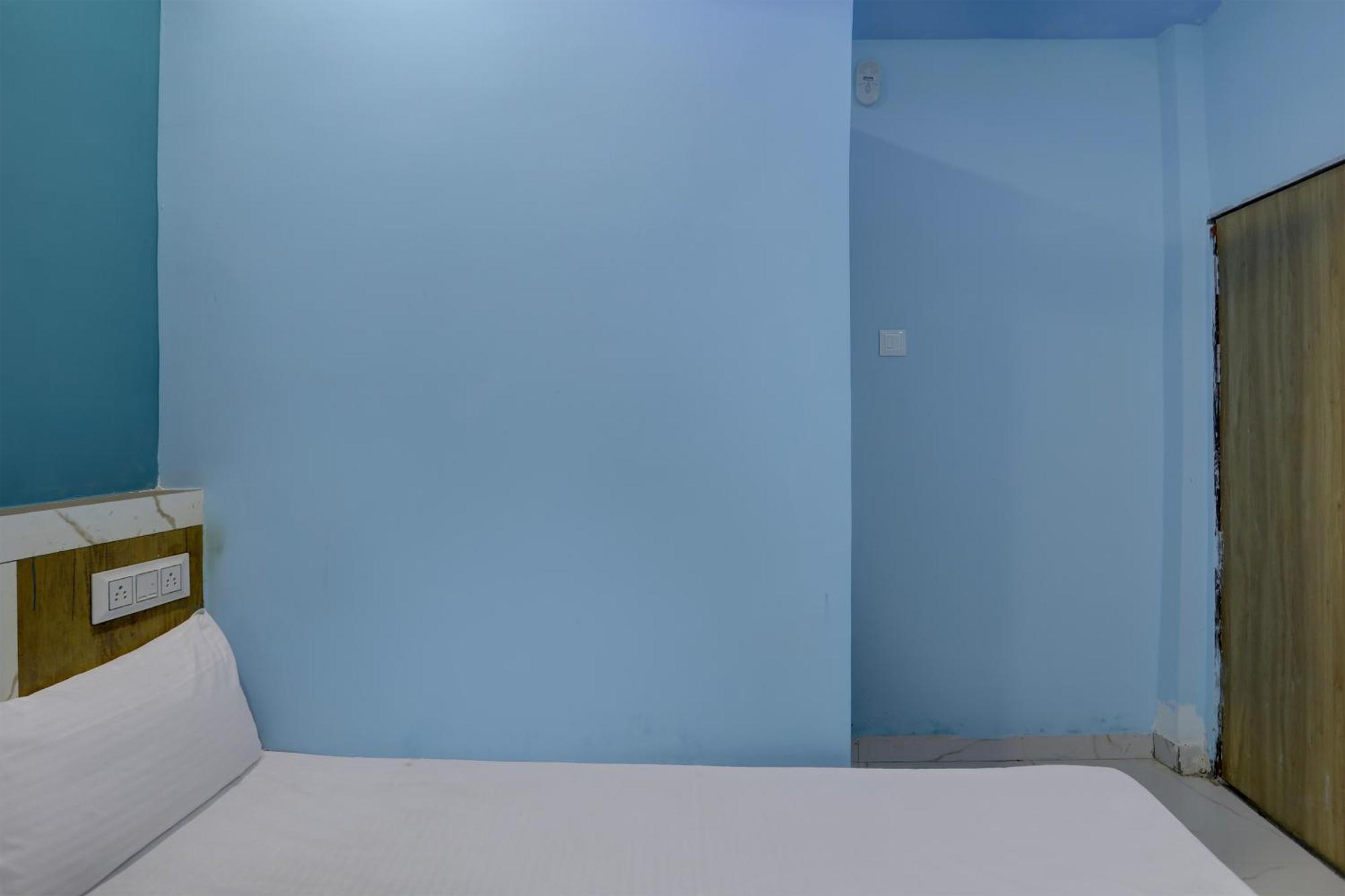 Spot On Hotel Ronak Place Индаур Экстерьер фото